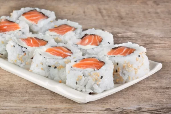 Salmão Cru com Cream Cheese