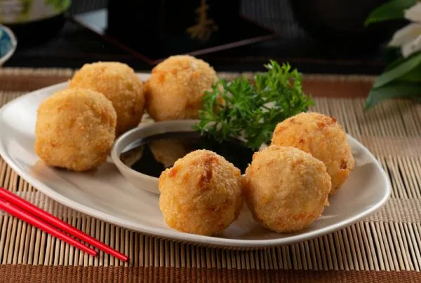 Bolinho de Salmão